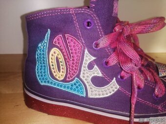 Nové dívčí tenisky Skechers, vel. 33,5 - 2