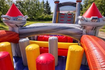 Skakaci Hrad DRAK překazková dráha - 2