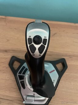 Flight joystick logitech - 2