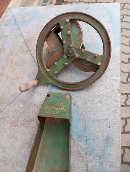 řezačka na kopřivy - 2