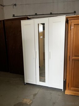 Šatní skříň - 2
