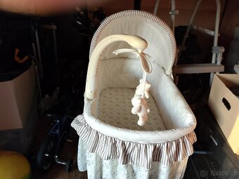 Dětská postýlka na kolečkách - 2