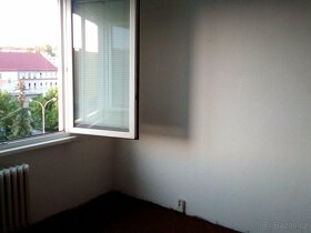 pronájem bytu 1+1 v Žatci 40 m² v podměstí - 2