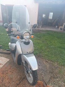 Prodám skútr Aprilia SCARABEO objem 200. - 2