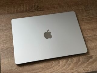 Macbook Apple M4 chip 16GB LPDDR5 RAM 256GB solid-state disk - 2