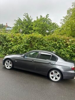 BMW E90 320i – 6st. manuál, po velkém servisu STK do 04/2026 - 2