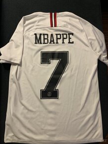 Dres PSG Mbappe - 2