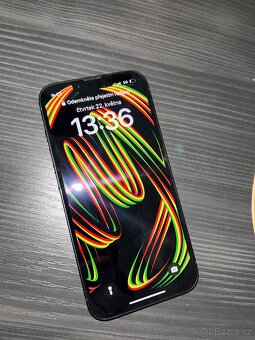 iPhone 16e - 2