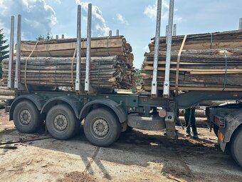 Nákladní automobil pro přepravu dřeva značky Volvo 6 x 6 - 2