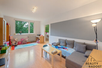 Prodej 3+1, 74,5 m², Znojmo – prostorný, s balkonem a sklepe - 2