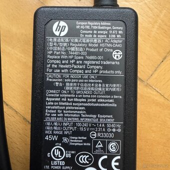 Nabíječka HP Spare 744893‑001 45 W 19,5 V 2,31 A - 2