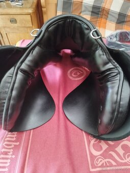 Anglické univerzální drezurní kožené sedlo - 2