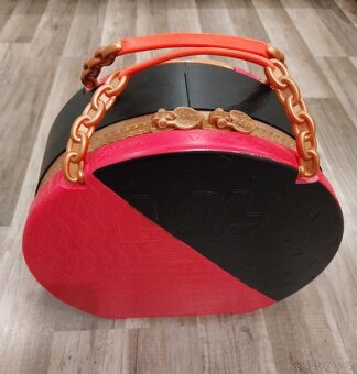 Kadeřnický salon pro L.O.L. panenky - 2