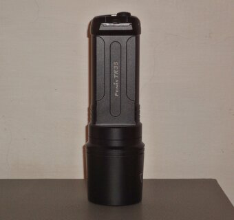 Výkonná LED svítilna Fenix TK35 včetně 2x 18650 aku AW - 2