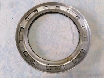 Mezikruží Škoda 100 - 2