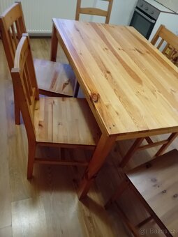 Stůl a 6 židlí - 2