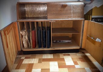 Skříňový gramofon s radiem - 2