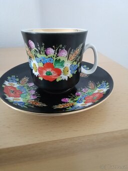Porcelánový hrnek. - 2
