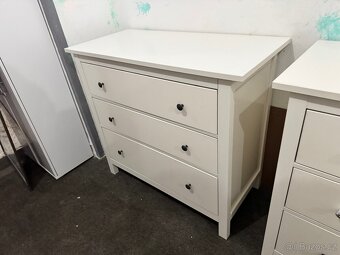 Krásná bílá 3-šuplíková komoda IKEA HEMNES č.2 - 2