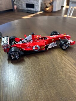 Ferrari F2003-GA 1:18 - 2