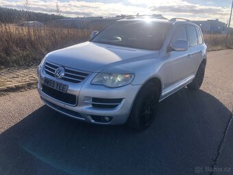 Volkswagen Touareg 3.0 TDI anglie - 2
