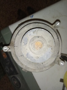 Starý elektromotor GRUNHAIN DDR - 2