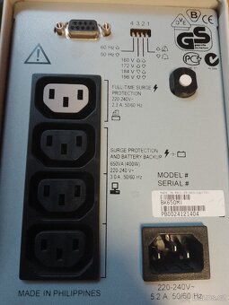 Záložní zdroj APC 650 UPS - 2