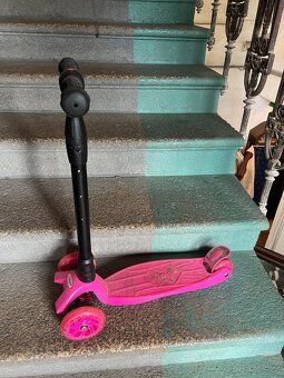 Dívčí koloběžka Scooter Rider, svítící kolečka - 2