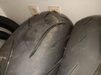 7 ks pneu 180/55-17 - 2