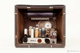 Staré rádio Philips 695 A - 2