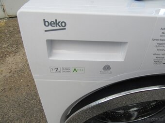 Nabízím pračku Beko přední plnění na 7 kg prádla. Jako nová. - 2
