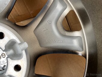 17" Jeep originální alu disky s originál. TPMS senzory - 2