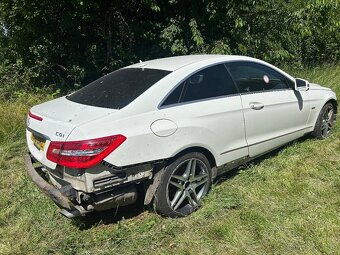 Mercedes w207 E-kupe na náhradní díly - 2