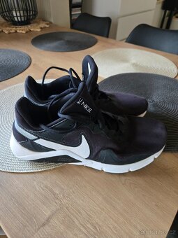 Prodám tenisky Nike velikost EU 46 (30cm). - 2