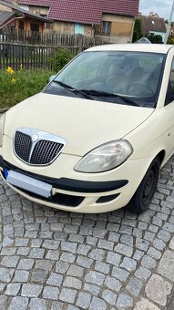 Lancia ypsilon - 2