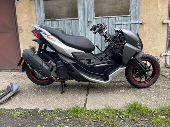 Dily Aprilia SR GT 125 - 2