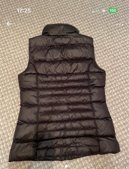 Černá zimní vesta velikost 38 - 2