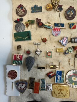 90 kusů odznaků, sbírka, různé - 2