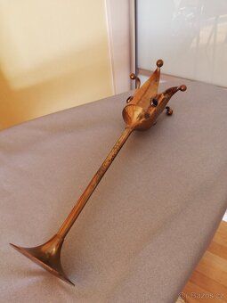 Kovový svícen ve tvaru koruny - 2