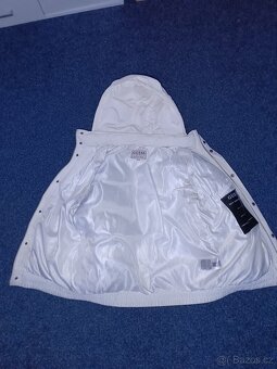 GUESS Péřová bunda - 2