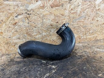 TLAKOVÁ HADICE VW TOUAREG 7P 7P0145972A - 2