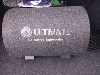 Prodam Active subwoofer 600w se zesilovačem uprostřed - 2