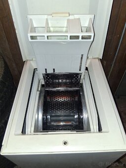 Pračka Whirlpool – horní plnění (Aqua Program) - 2