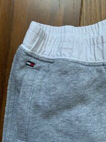 Tepláky Tommy Hilfiger vel. 98 - 2