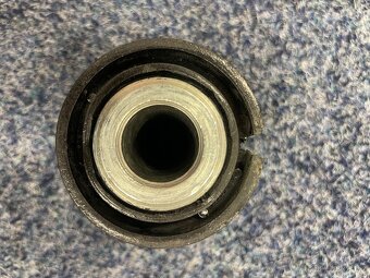 Uložení listového pé péra Iveco - 2