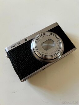 FUJI XF1 - 2