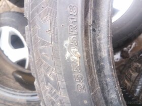 Zimní pneu Bridgestone 255/45 R18" - 2