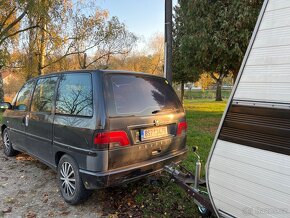 Automobil Peugeot 806 a karavan - 2
