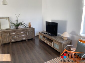 Pronájem hezkého zařízeného bytu 2+1, 56 m2 v blízkosti cent - 2