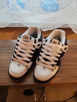 Globe Fusion black/white vel 44 28,5cm - 2